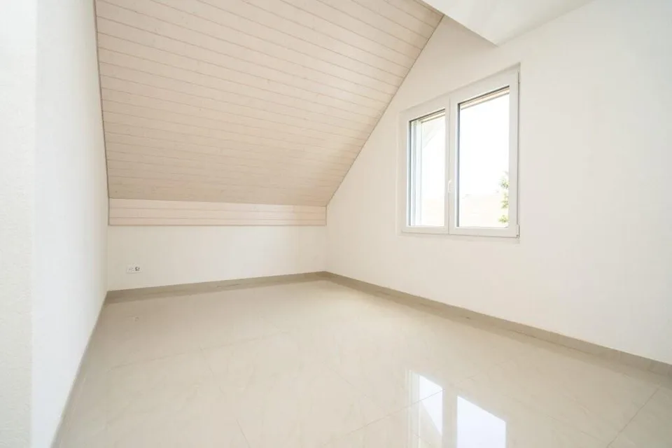 Grosszügige 5.5-Zimmer-Wohnung im 2. Stock – Foto 7 von 7