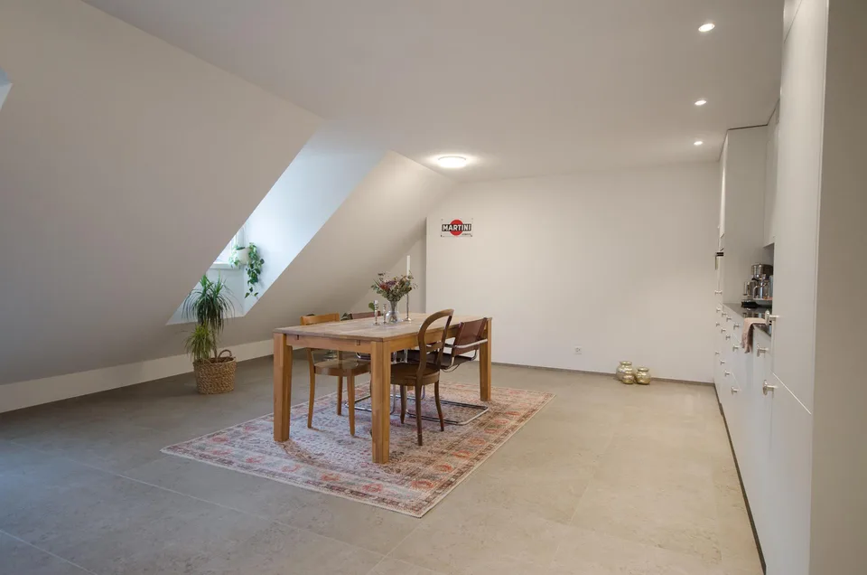 Appartement en mansarde attractif de 3,5 pièces avec galerie