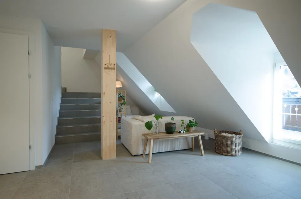 Appartement en mansarde attractif de 3,5 pièces avec galerie