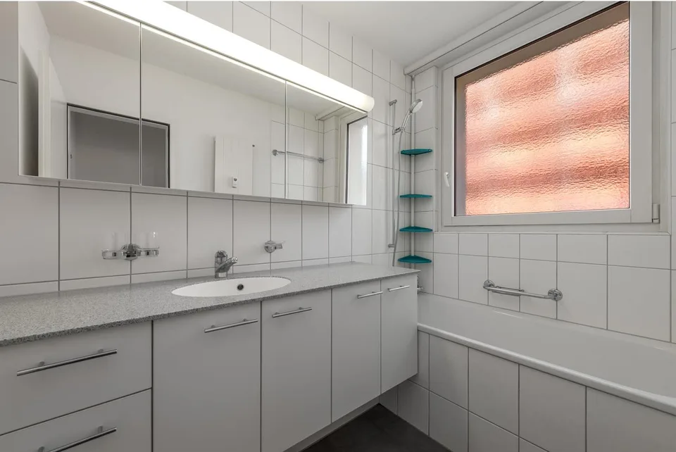 Bel appartement de 4,5 pièces lumineux à Binningen