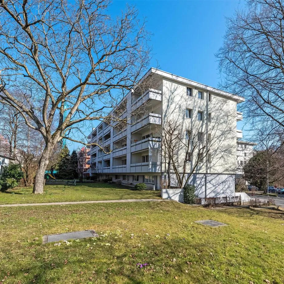 Schöne und helle 4.5 Zimmerwohnung in Binningen