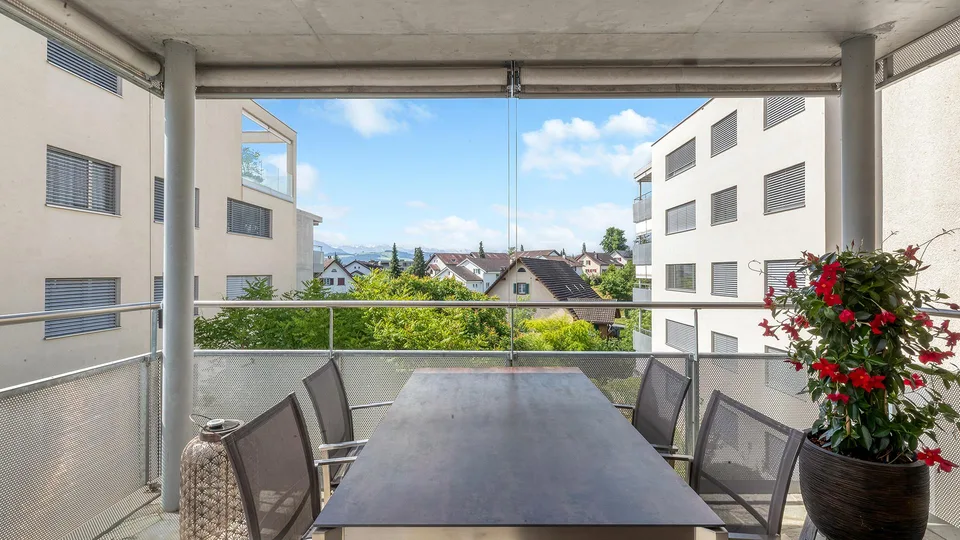 Wohnglück mit sonnigem Balkon und Fernsicht