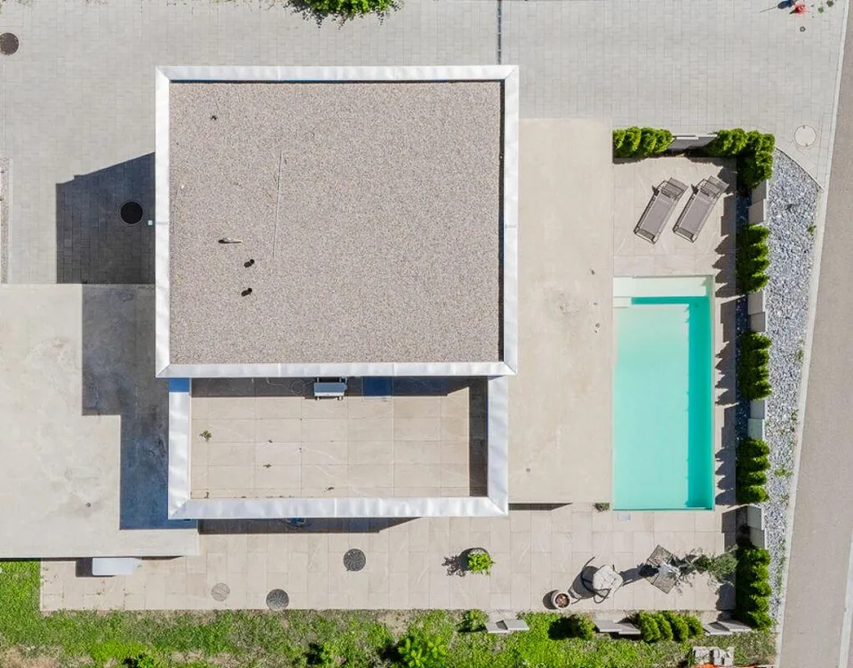 Casa unifamiliare di lusso con costruzione di alta qualità e piscina esterna