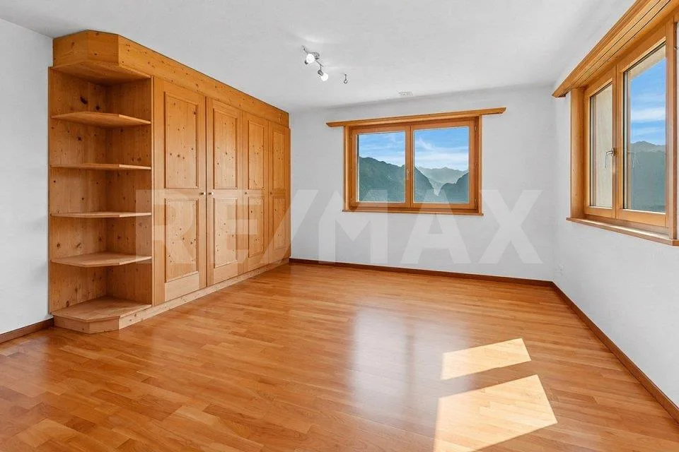 Ampio appartamento maisonette 6½-locali con giardino e bella vista – foto 7 di 13