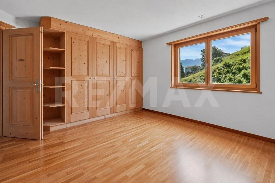 Ampio appartamento maisonette 6½-locali con giardino e bella vista – foto 9 di 13