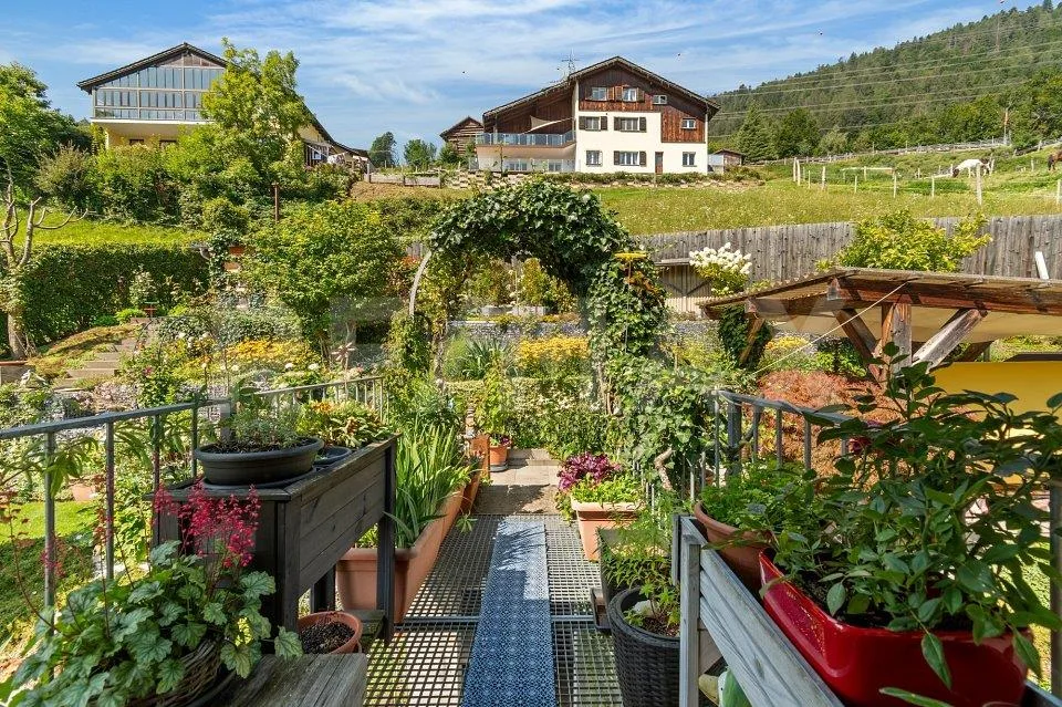 Ampio appartamento maisonette 6½-locali con giardino e bella vista – foto 13 di 13