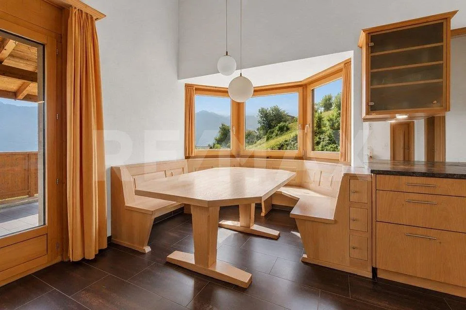 Ampio appartamento maisonette 6½-locali con giardino e bella vista – foto 10 di 13