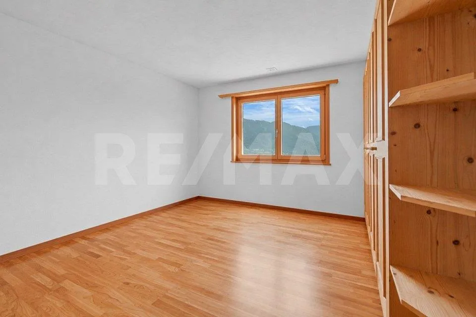 Ampio appartamento maisonette 6½-locali con giardino e bella vista – foto 11 di 13