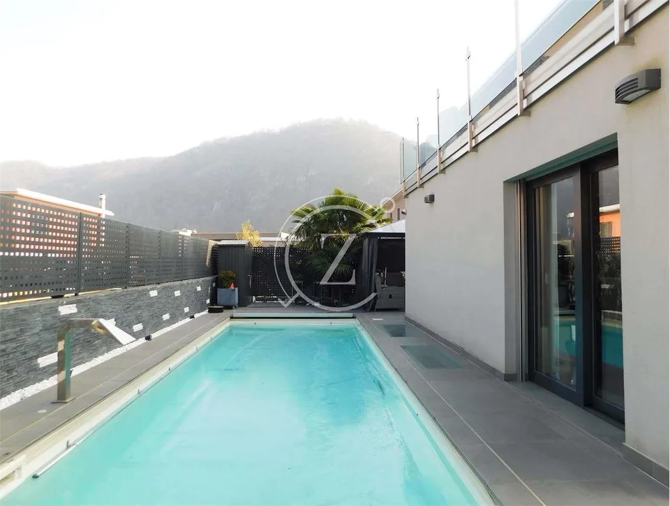 Moderna casa con piscina a Bedano