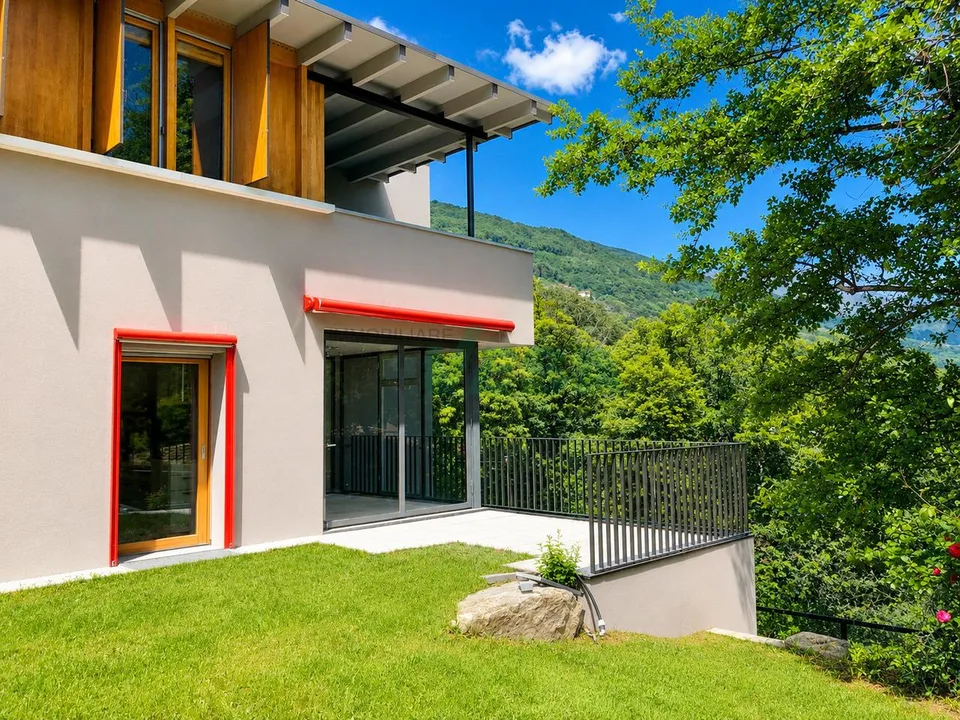 Confortevole e spaziosa villa moderna in posizione idilliaca