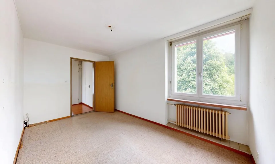 Appartamento 4.5 locali con balcone sud e grande potenziale a Effretikon