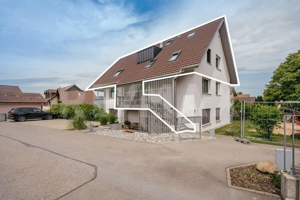 Neuwertige Dachwohnung nahe bei Zürich