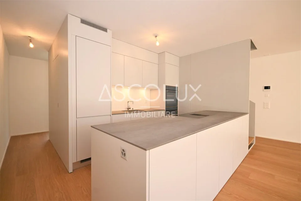 Design e Comfort – Casa d’Angolo Contigua in Zona Residenziale | De...