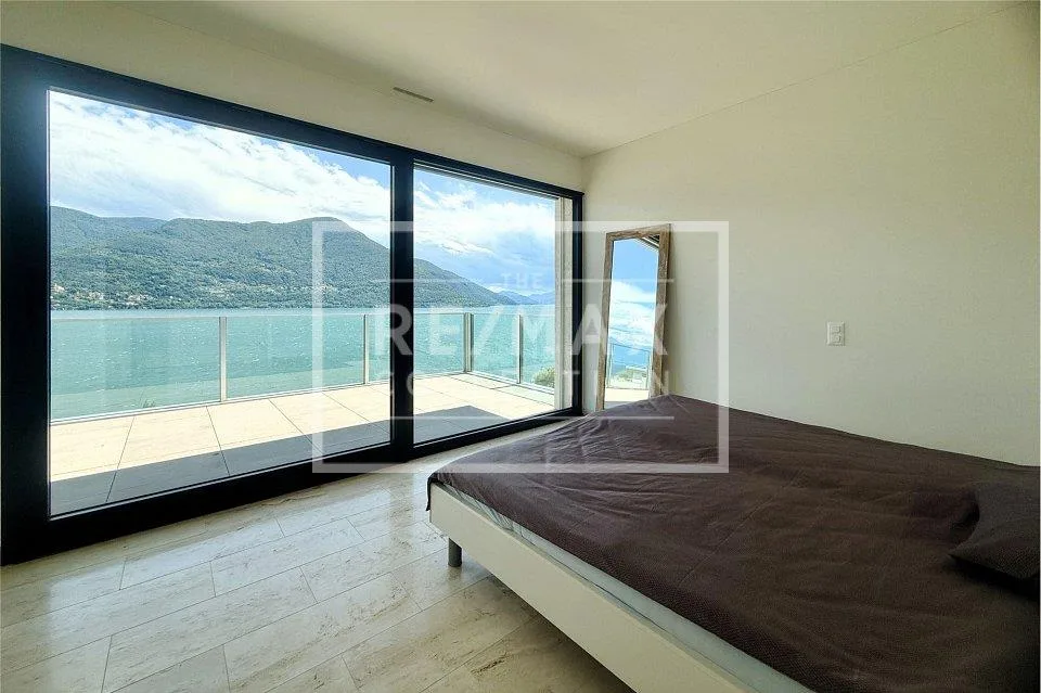 Attique moderne et lumineuse avec vue panoramique sur le lac (51) – photo 8 sur 26