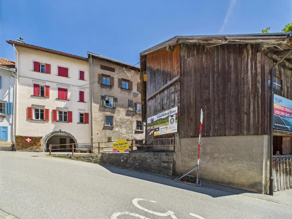 Zwei charmante Häuser mit Stall in Tamins GR – ideal für Familien, ...