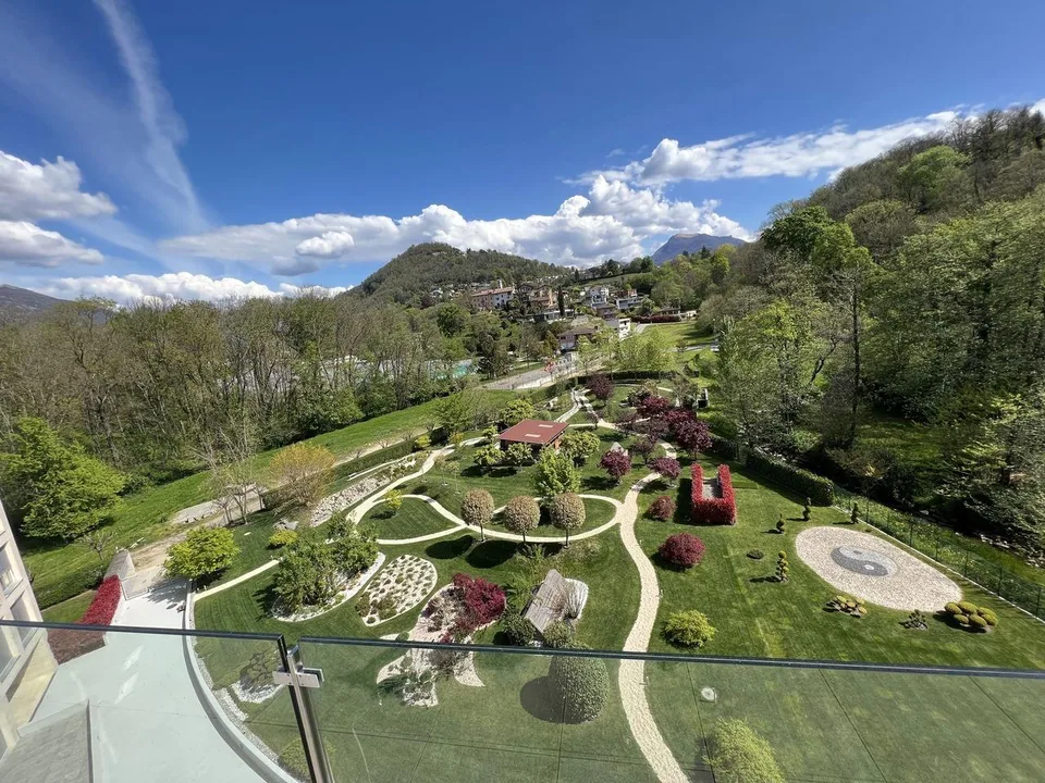 Luxus-Penthouse in Muzzano am Luganersee mit herrlicher Dachterrasse zu verkaufen