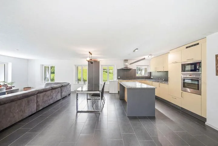 ATTRAKTIVE  MAISONETTEWOHNUNG INMITTEN DER NATUR