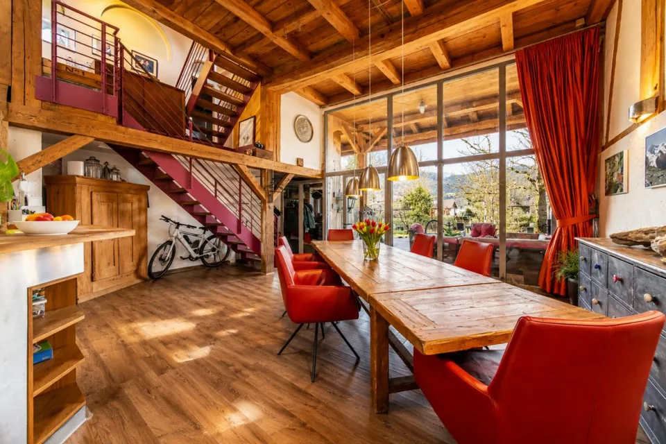 Charmantes 7-Zimmer-Reihenmittelhaus mit 220 m² Wohnfläche in Rickenbach ZH – Foto 9 von 18