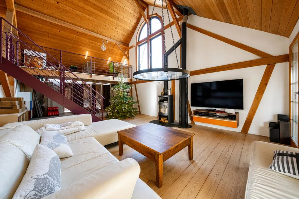 Charmantes 7-Zimmer-Reihenmittelhaus mit 220 m² Wohnfläche in Rickenbach ZH – Foto 12 von 18