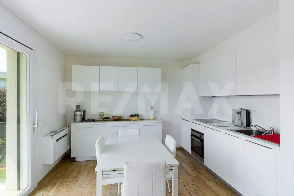 Appartement moderne 2,5 pièces avec balcon et vue panoramique
