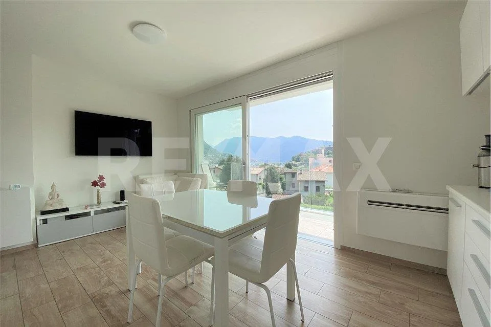 Appartement moderne 2,5 pièces avec balcon et vue panoramique