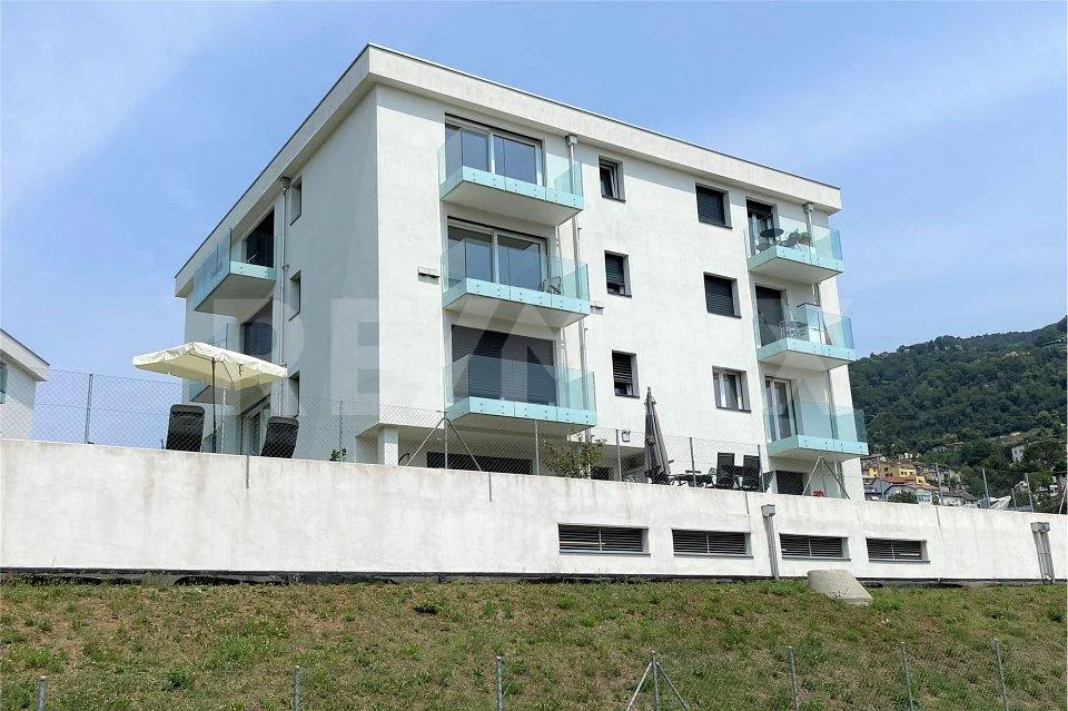 Appartement moderne 2,5 pièces avec balcon et vue panoramique