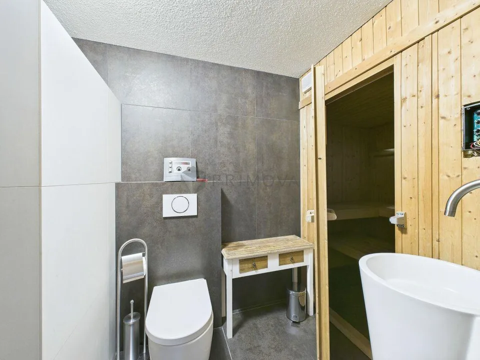 Villa incomparable de Silenen recherche un nouveau propriétaire – photo 12 sur 17
