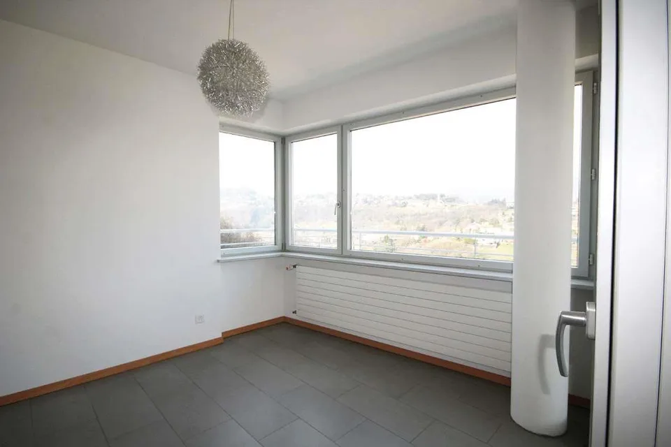 Lugano Pazzallo: modernes 4,5-Zimmer-Wohnung mit Seeblick