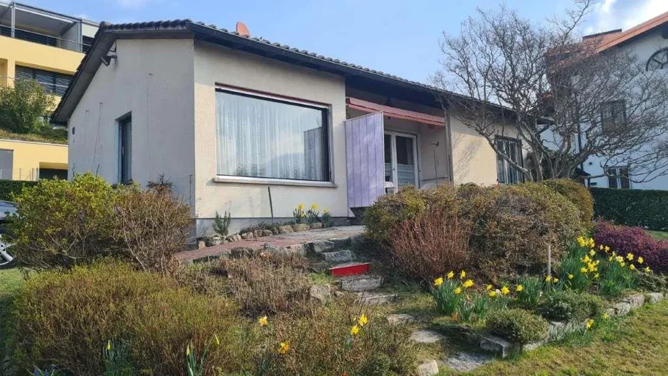 CAPRIASCA LOPAGNO: GRAZIOSA CASA SINGOLA CON GIARDINO
