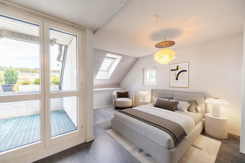 Centro e tranquillamente situato: Appartamento duplex di 3,5 locali luminoso con giardino invernale e balcone