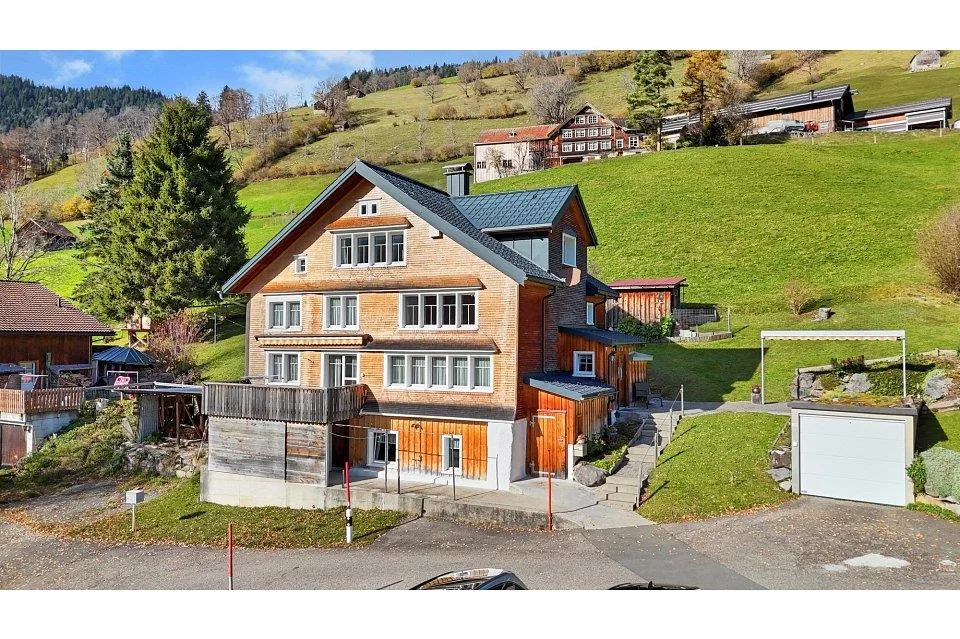 Freistehendes Einfamilienhaus mit Weitblick und grosszügigem Rauman...