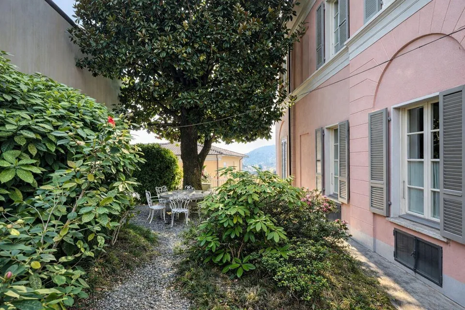 Elegantes Landhaus aus der Epoche mit Garten und Terrassen im Herzen von Balerna – Foto 7 von 30