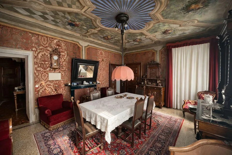 Elegantes Landhaus aus der Epoche mit Garten und Terrassen im Herzen von Balerna – Foto 25 von 30