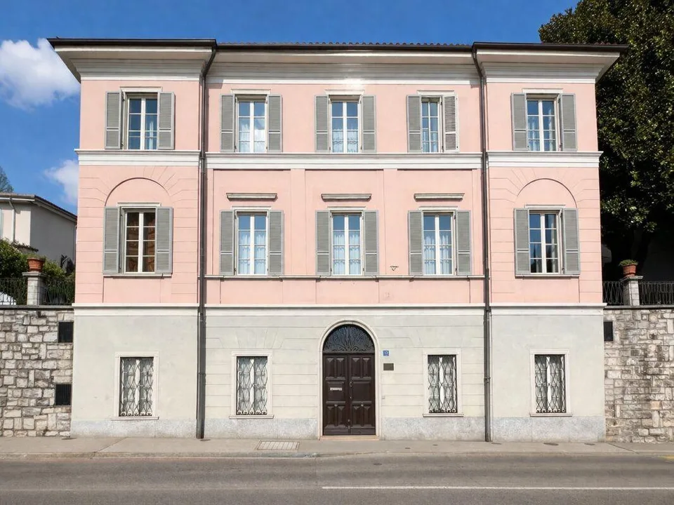 Elegante villa d’epoca con giardino e terrazze nel cuore di Balerna
