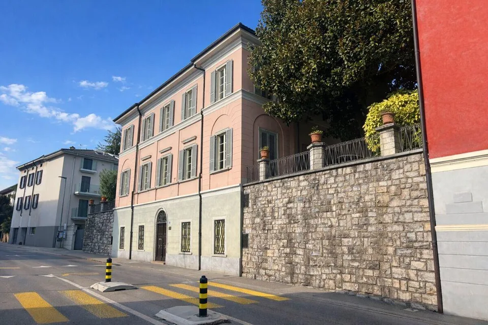 Elegante villa d’epoca con giardino e terrazze nel cuore di Balerna