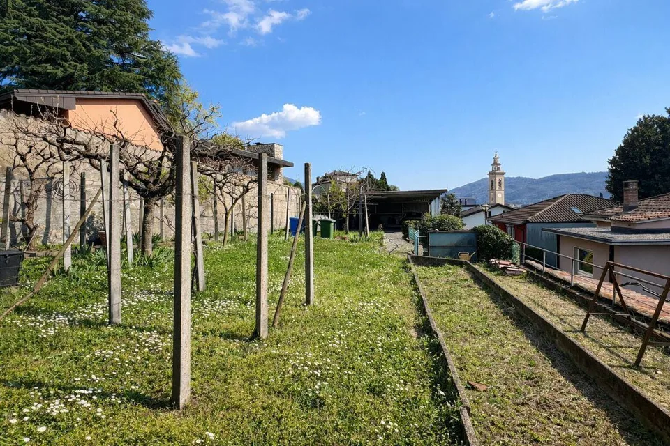 Elegantes Landhaus aus der Epoche mit Garten und Terrassen im Herzen von Balerna – Foto 11 von 30