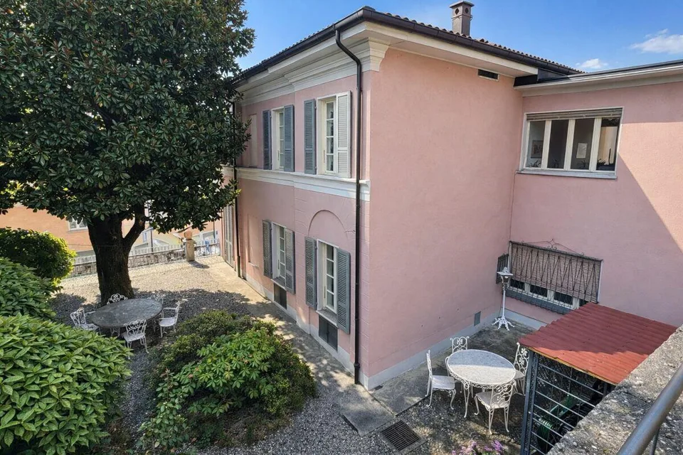 Elegantes Landhaus aus der Epoche mit Garten und Terrassen im Herzen von Balerna – Foto 10 von 30