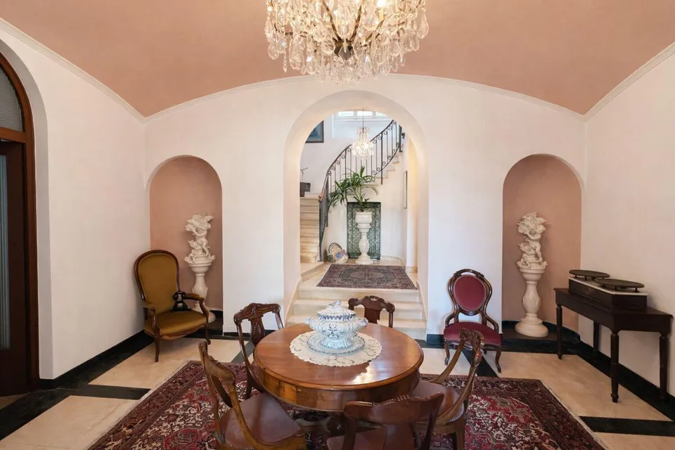 Elegantes Landhaus aus der Epoche mit Garten und Terrassen im Herzen von Balerna – Foto 17 von 30