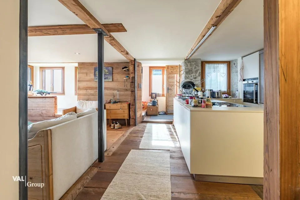 Top renovierte Wohnung im Herzen von Eischoll inkl. 3 Aussenparkplätze