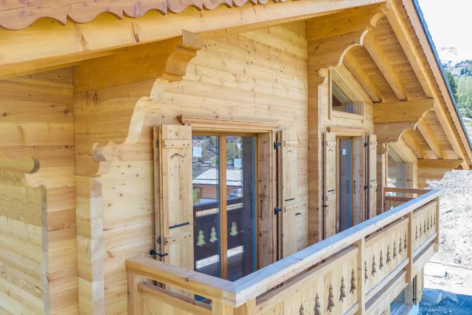 Chalet de 5.5 pièces sur plan, calme, ensoleillé, belle vue
