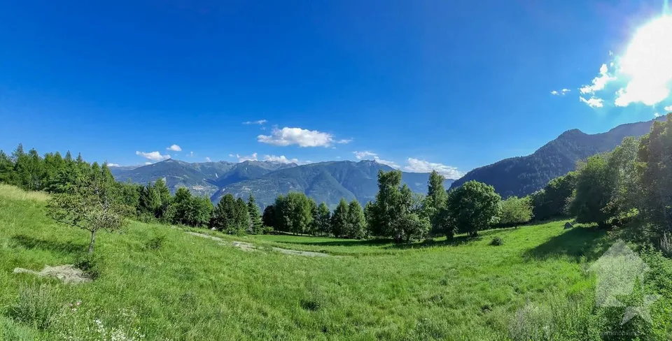 Chalet de 5.5 pièces sur plan, calme, ensoleillé, belle vue