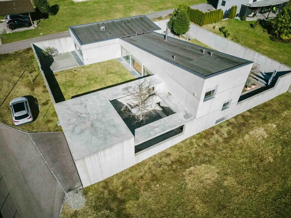 Villa moderne et spacieuse de 5.5 pièces dans un quartier calme à Cresciano – photo 25 sur 46