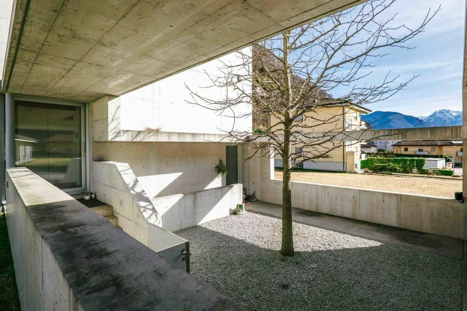 Villa moderne et spacieuse de 5.5 pièces dans un quartier calme à Cresciano – photo 34 sur 46