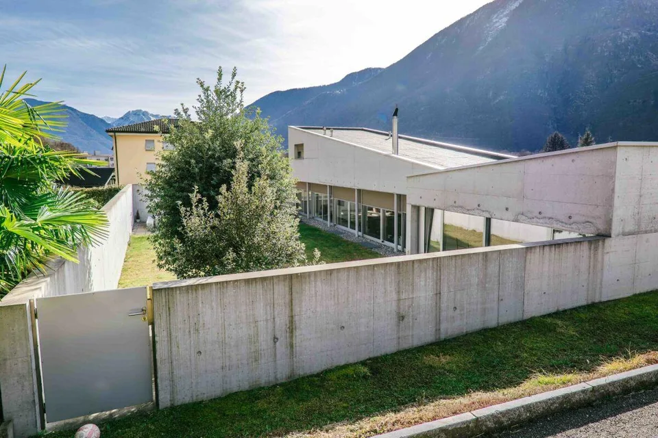 Villa moderne et spacieuse de 5.5 pièces dans un quartier calme à Cresciano – photo 35 sur 46