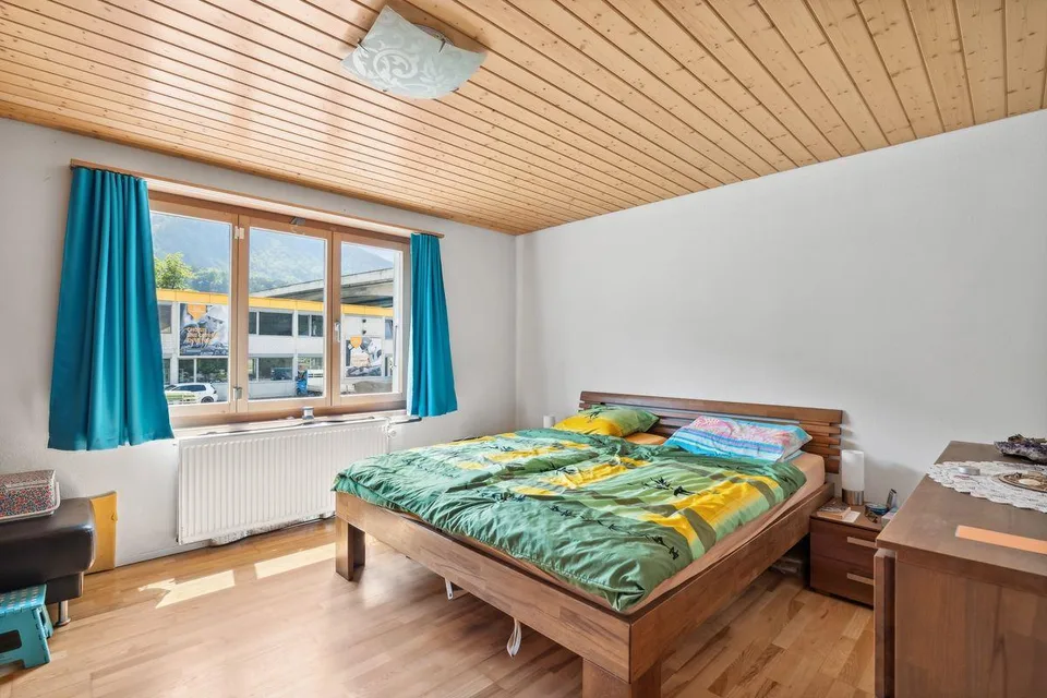 Grande casa di 6.5 locali completamente ristrutturata all'ingresso del paese di Eschert