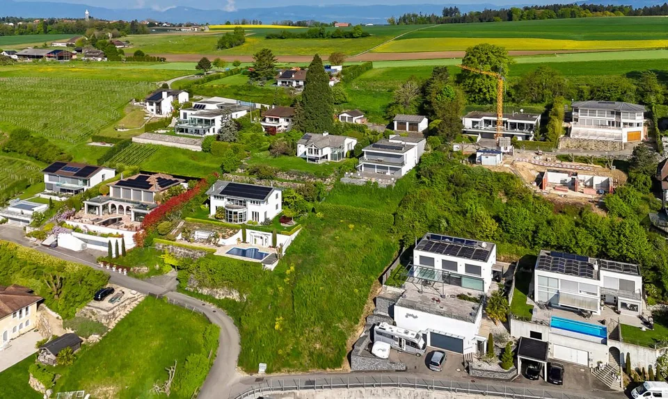 Architektenvilla mit Panoramablick auf den See und die Berge – Foto 9 von 21