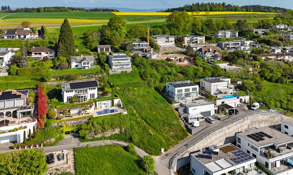 Architektenvilla mit Panoramablick auf den See und die Berge – Foto 8 von 21