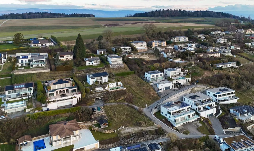 Architektenvilla mit Panoramablick auf den See und die Berge – Foto 11 von 21