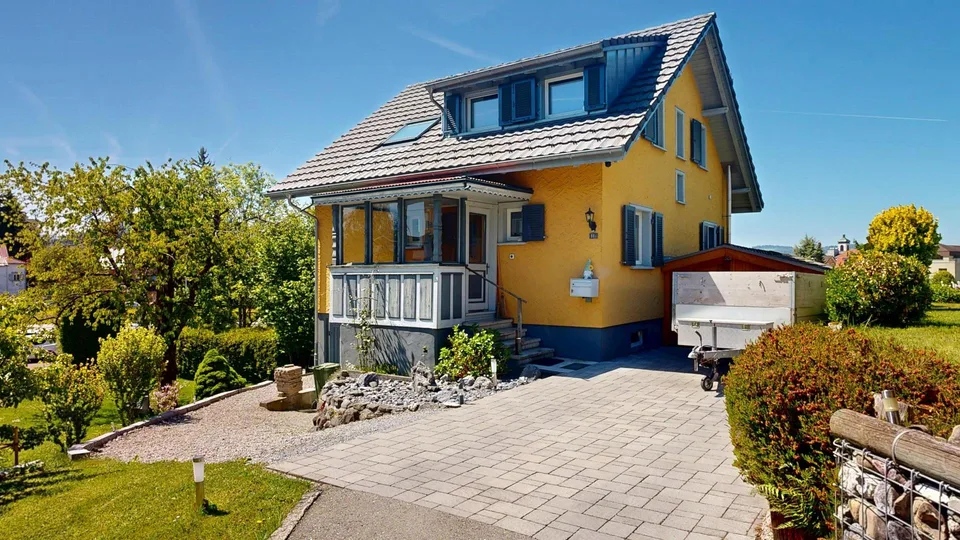 Maison familiale attrayante de 5,5 pièces dans un quartier résidentiel central