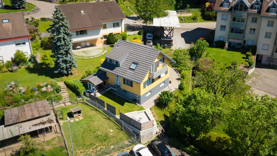 Maison familiale attrayante de 5,5 pièces dans un quartier résidentiel central
